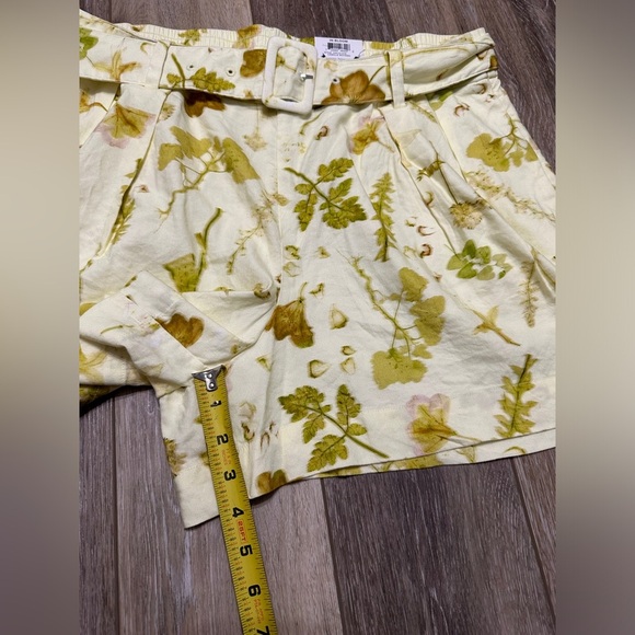 🛍️NET. I-N-C Regular High Rise floral 4 inch shorts with belt size XL - Picture 3 of 8